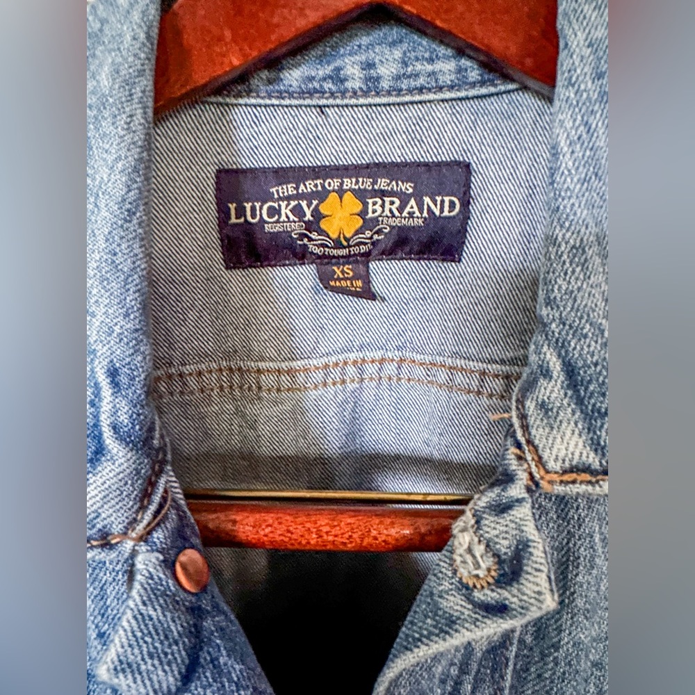 Women’s Lucky Brand jean jacket - Picture 4 of 12